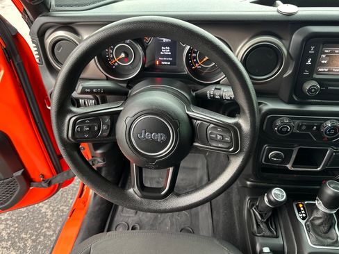 Used 2020 Jeep Wrangler Sport image 15