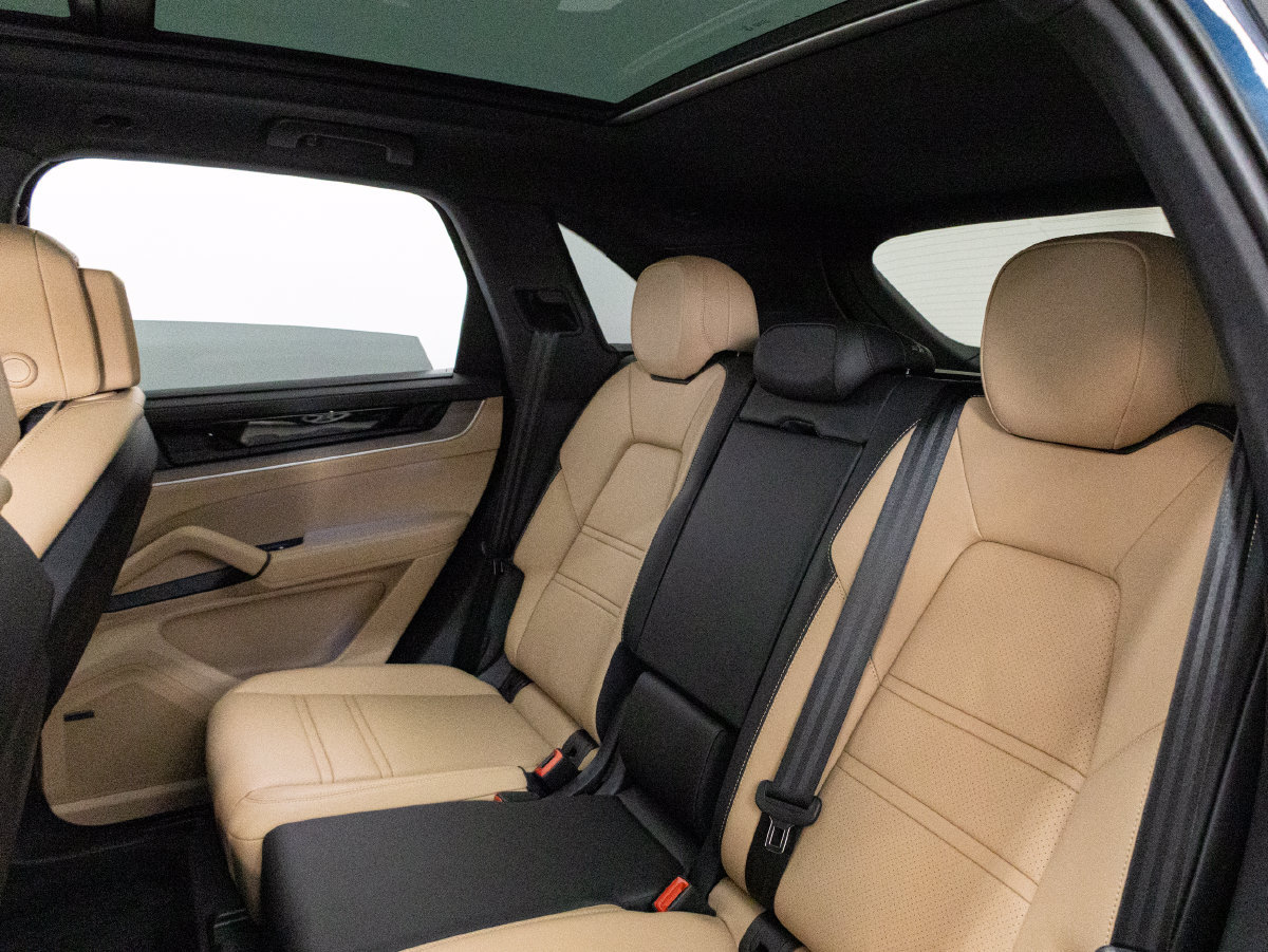 Certified 2026 Porsche Cayenne S AWD/4WD image 33