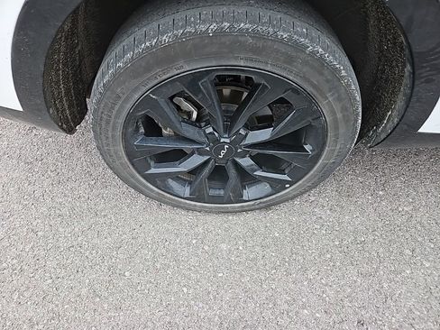 Used 2023 Kia Sorento SX image 11