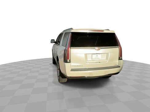 Used 2016 Cadillac Escalade Premium image 7