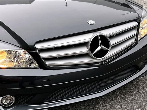 Used 2010 Mercedes-Benz C 300 Sport image 25
