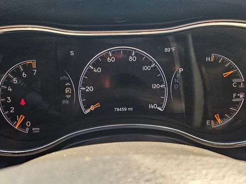 Used 2019 Jeep Grand Cherokee Laredo RWD image 32