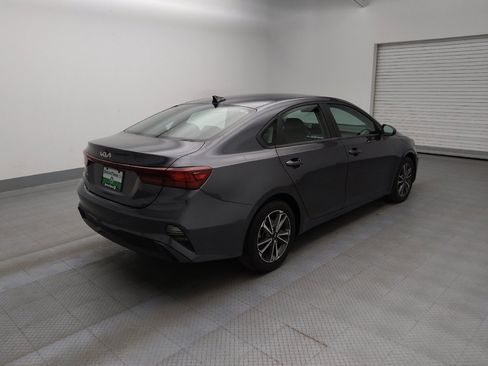 Used 2022 Kia Forte LXS image 9