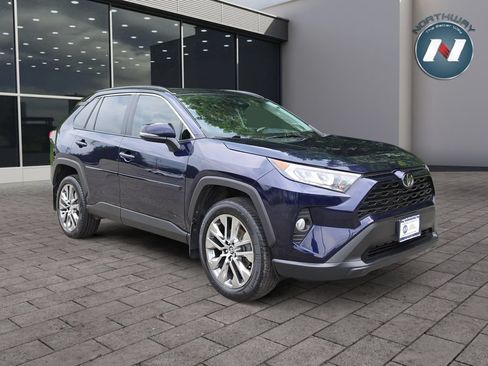 Used 2020 Toyota RAV4 XLE Premium AWD/4WD image 7