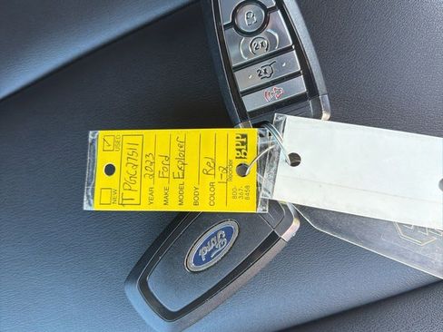 Used 2023 Ford Explorer XLT w/ Equipment Group 202A image 31