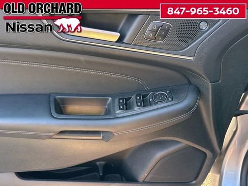 Used 2024 Ford Edge Titanium image 9