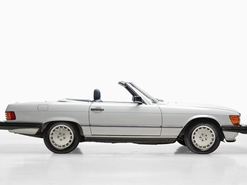 Used 1988 Mercedes-Benz 560 SL image 8