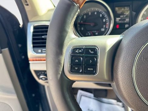 Used 2011 Jeep Grand Cherokee Overland AWD/4WD image 25