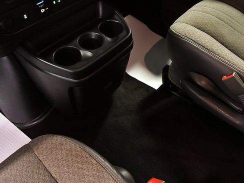 Used 2025 Chevrolet Express 3500 LT w/ LT Preferred Equipment Group image 18