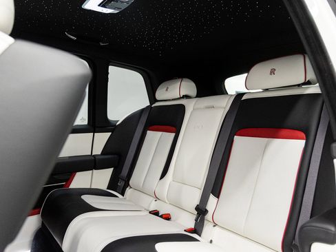 New 2026 Rolls-Royce Cullinan Black Badge image 48