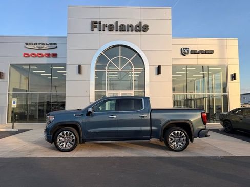 Used 2024 GMC Sierra 1500 Denali AWD/4WD image 2