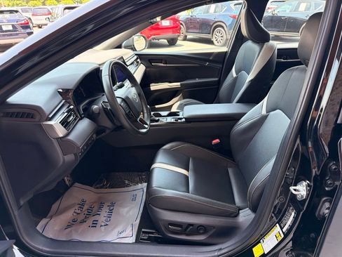 Used 2025 Toyota Camry SE FWD image 10