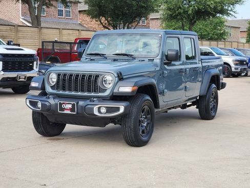 Used 2025 Jeep Gladiator Sport AWD/4WD image 11