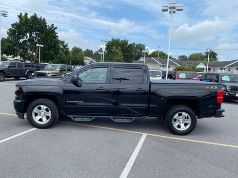 Used 2018 Chevrolet Silverado 1500 LT w/ All Star Edition AWD/4WD image 2