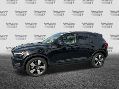 Used 2020 Volvo XC40 T5 Momentum w/ Protection Package Premier image 10