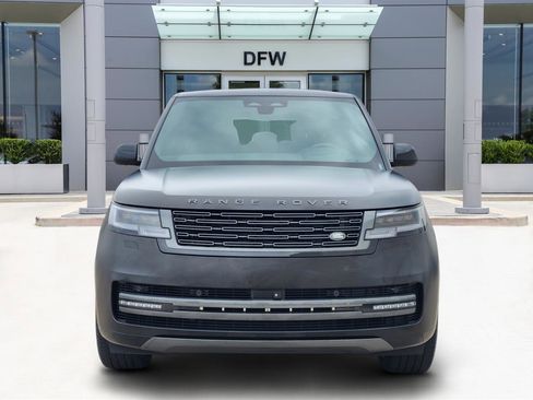 Certified 2025 Land Rover Range Rover Long Wheelbase Autobiography image 2