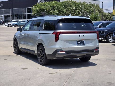 New 2026 Kia Carnival SX w/ SX Dark Edition Package FWD image 3