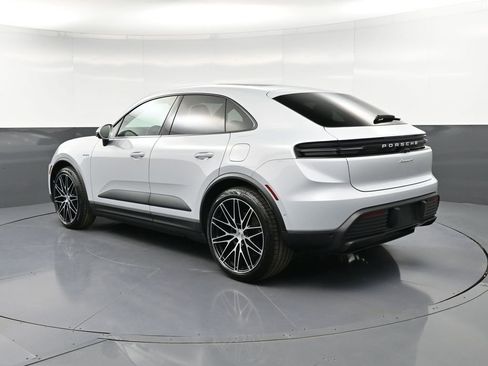New 2026 Porsche Macan 4 Electric AWD/4WD image 3