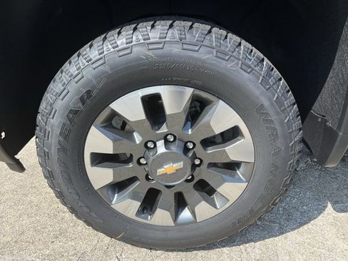 Used 2024 Chevrolet Silverado 2500 Custom w/ Custom Value Package AWD/4WD image 33