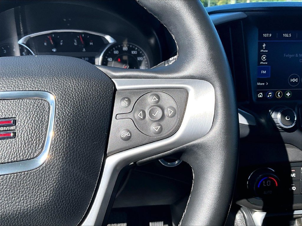 Used 2024 GMC Terrain SLT AWD/4WD image 25