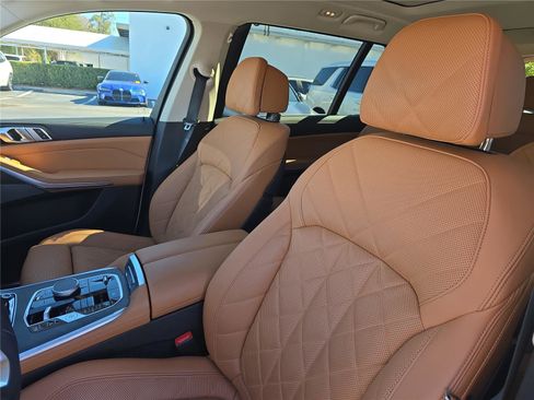 Certified 2023 BMW X7 xDrive40i w/ Premium Package image 18