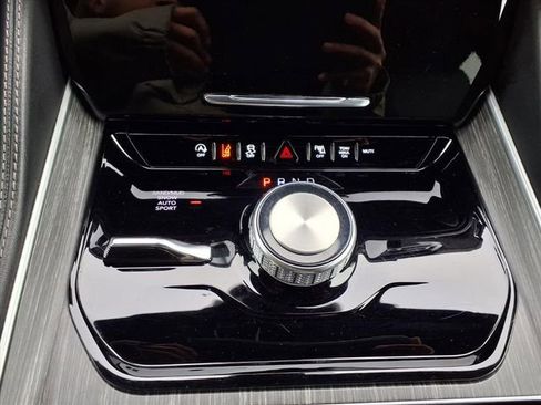 Used 2024 Jeep Wagoneer L Series II w/ Flexible Seating Group image 22