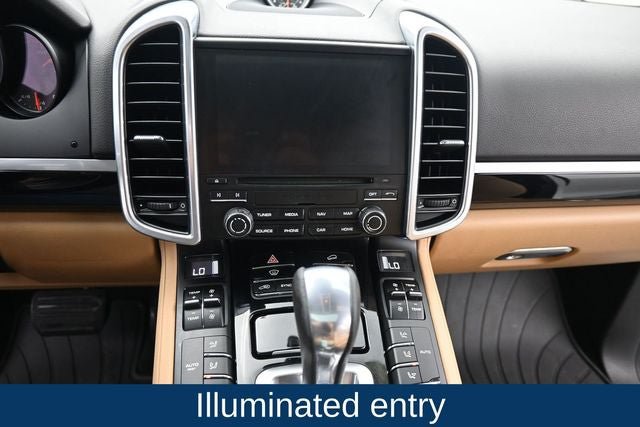 Used 2018 Porsche Cayenne AWD/4WD image 23