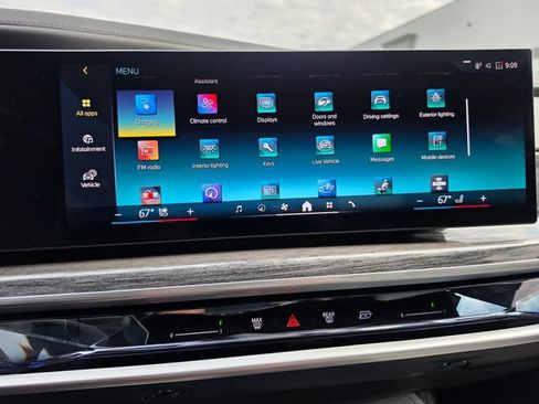 Used 2023 BMW i7 xDrive60 AWD/4WD image 71