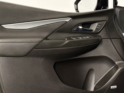 Used 2023 Chevrolet Bolt LT w/ Infotainment Package image 17