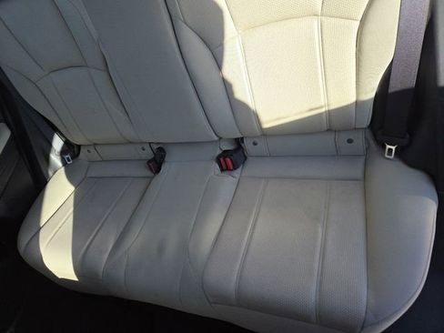 Used 2017 Subaru Impreza 2.0i Premium image 25