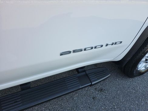 Certified 2023 GMC Sierra 2500 Pro w/ Convenience Package image 8