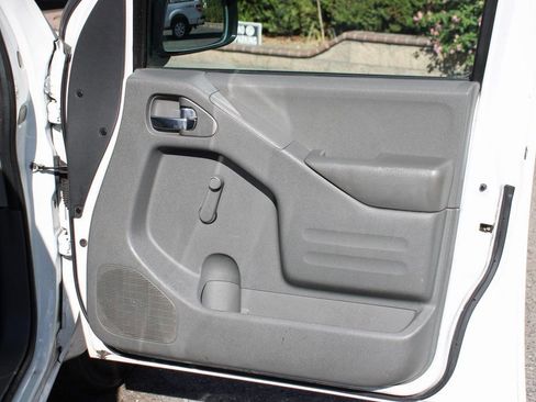 Used 2017 Nissan Frontier S image 31