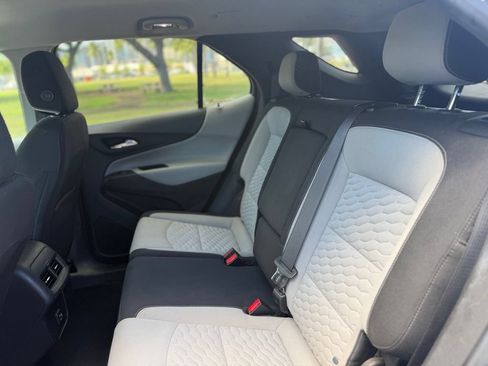Used 2021 Chevrolet Equinox LT FWD image 16