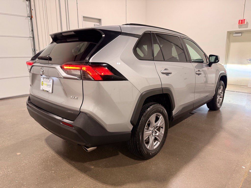 Used 2025 Toyota RAV4 XLE FWD image 5