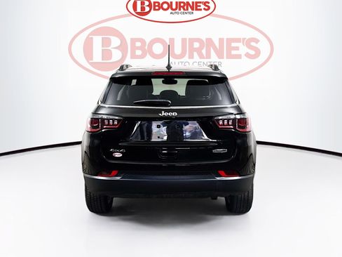 Used 2022 Jeep Compass Latitude AWD/4WD image 8