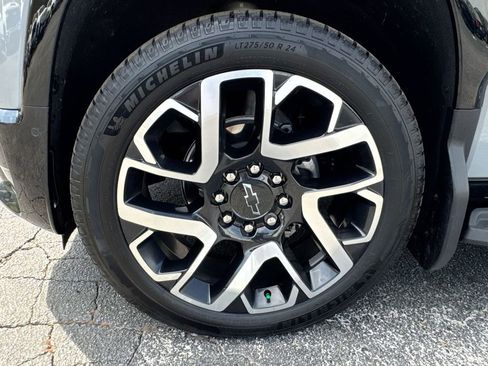 Used 2025 Chevrolet Silverado EV RST image 12