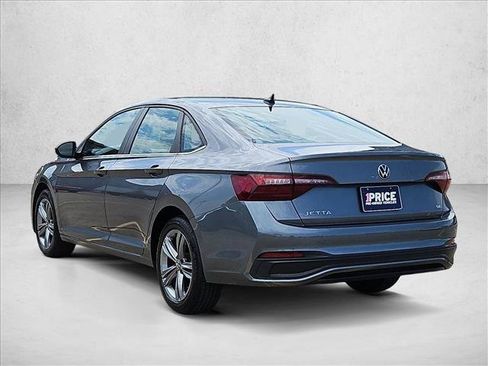 Used 2024 Volkswagen Jetta SE FWD image 8