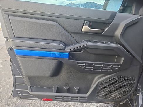 Used 2024 Toyota Tacoma TRD Off-Road image 8