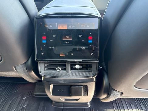 Used 2026 Cadillac Vistiq Platinum w/ LPO, Floor Liner Package AWD/4WD image 40