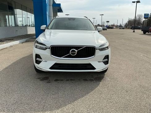 Used 2022 Volvo XC60 B5 Momentum image 16