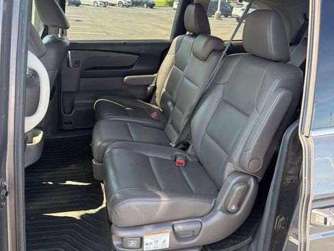 Used 2015 Honda Odyssey Touring image 3