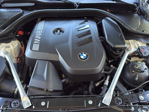 Used 2025 BMW 530i RWD image 30