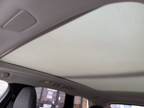 Used 2025 Volvo XC60 B5 Plus image 58