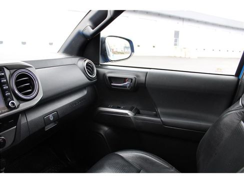 Used 2020 Toyota Tacoma TRD Sport w/ TRD Premium Sport Package image 34