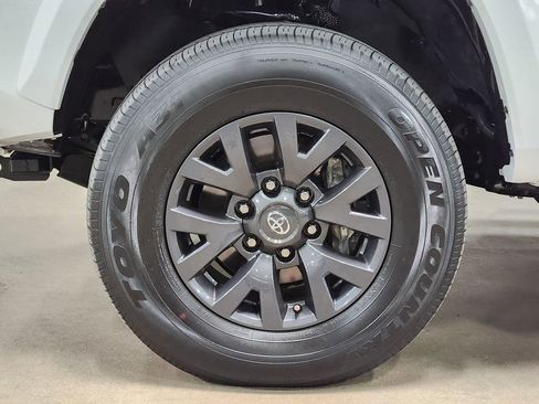 Used 2023 Toyota Tacoma SR5 w/ Technology Package image 29