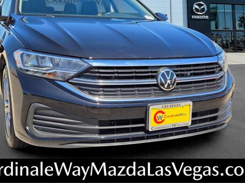 Used 2024 Volkswagen Jetta SE FWD image 8