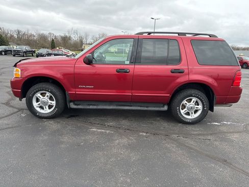 Used 2004 Ford Explorer XLT image 5