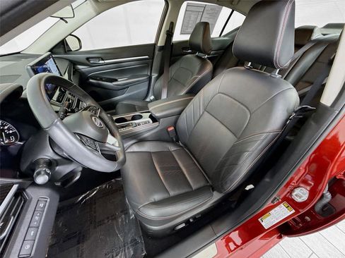 Used 2024 Nissan Altima 2.0 SR FWD image 2