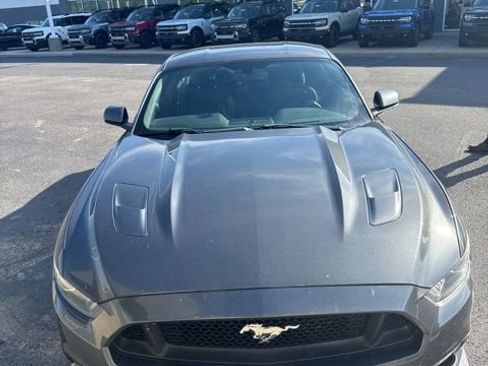 Used 2017 Ford Mustang GT w/ GT Performance Package RWD image 9