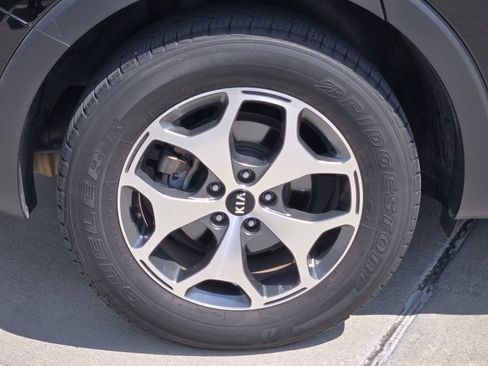 Used 2020 Kia Telluride EX AWD/4WD image 9